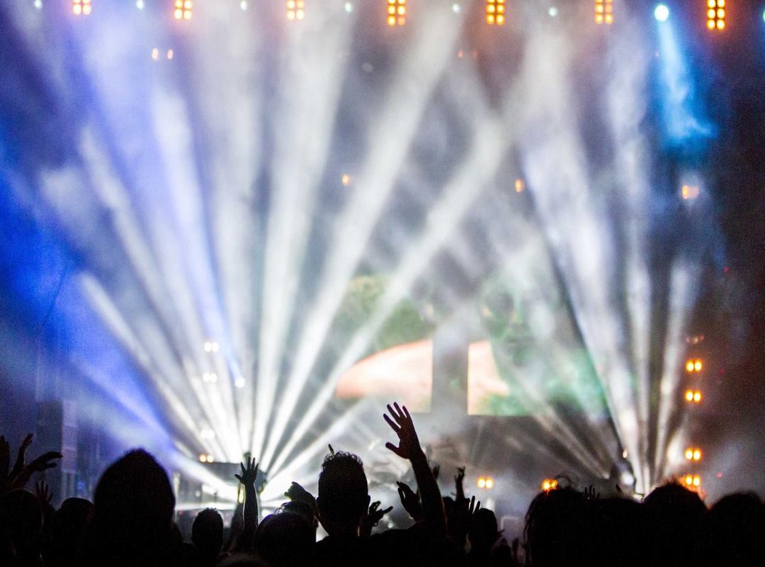 Beyond the Leads: Key Supporting Actors in the 'Reparto'